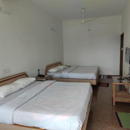 Sabari Residency Hotel Valparai Luaran gambar