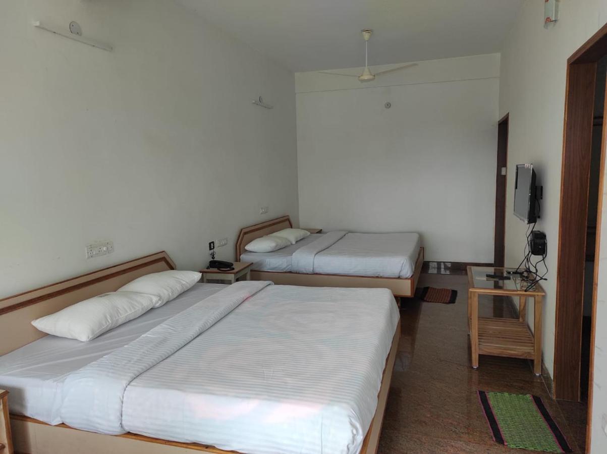 Sabari Residency Hotel Valparai Luaran gambar