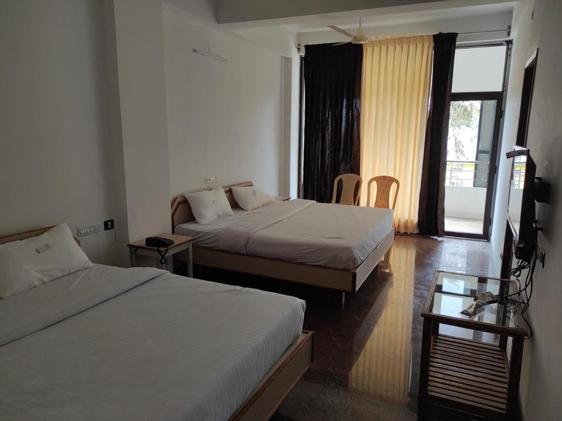 Sabari Residency Hotel Valparai Luaran gambar