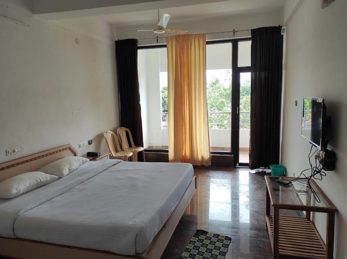 Sabari Residency Hotel Valparai Luaran gambar